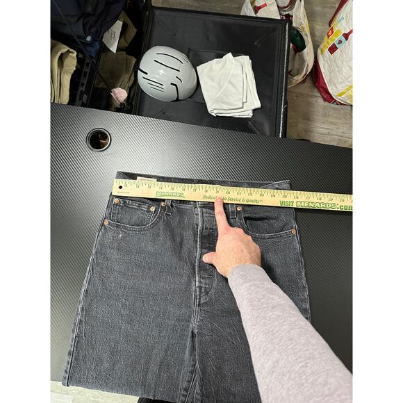 Levi's Premium Ribcage Straight Ankle Jeans Black Size 31 Button Fly - Picture 4 of 15